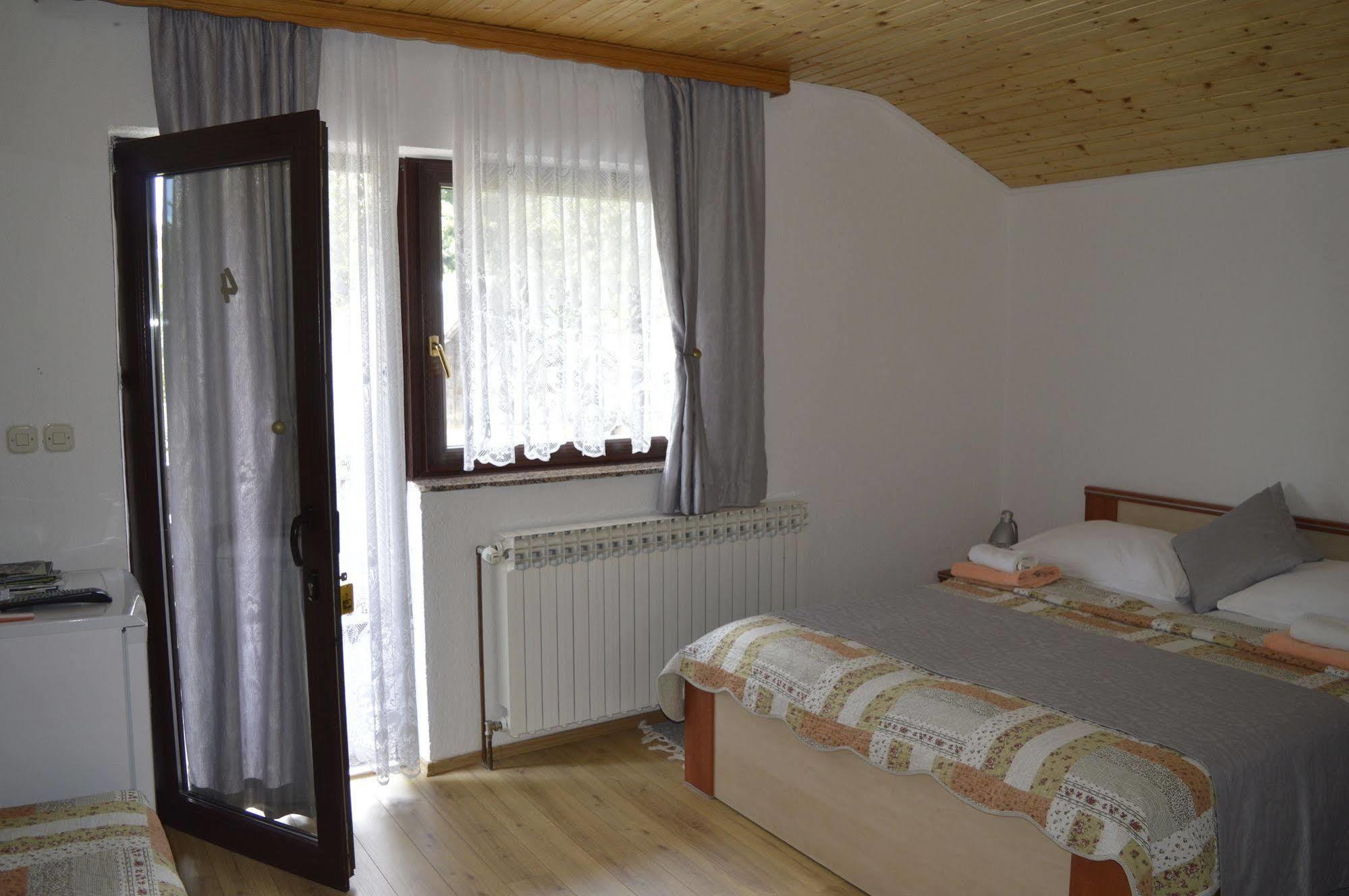 Апартаменти House Jelena Селище Дрежницько Екстер'єр фото